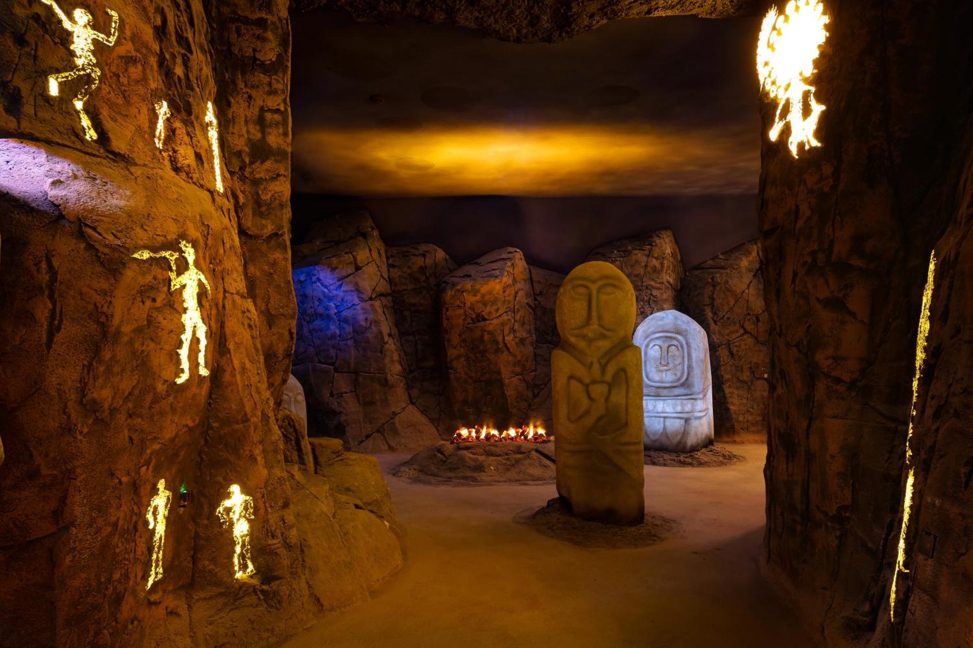 Karavansaray Turkistan Harbour Hotel -Flying Theatre Access Buitenkant foto The "Cave of the 1000 Buddhas"